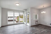 1BR, 1BA - 782SF