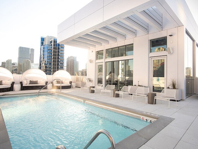 Photo - 26 W Chestnut St