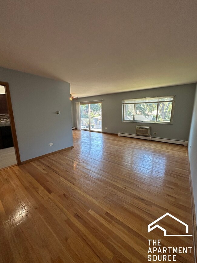 Building Photo - 1026 S River Rd Unit 3C
