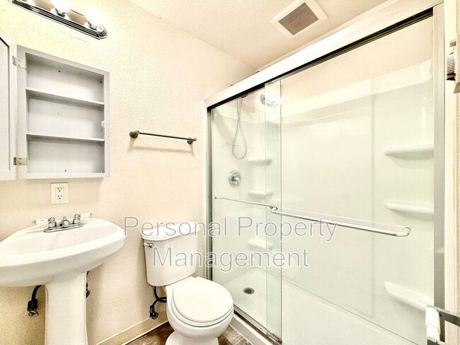 Photo - 928 NE 86th St
