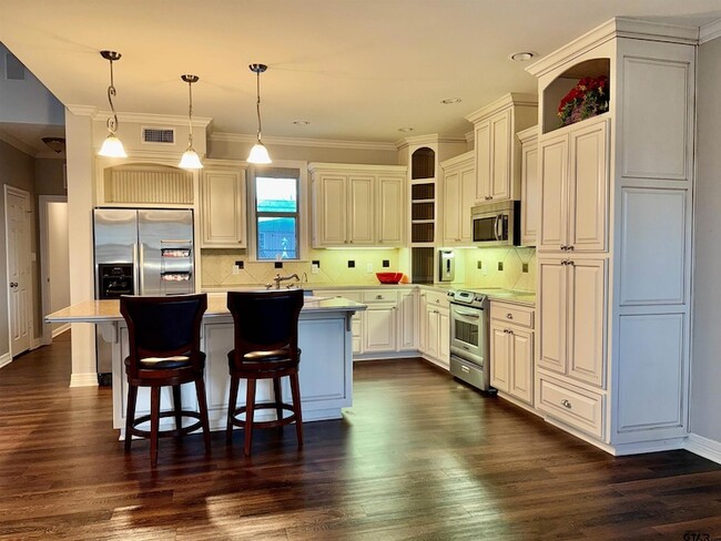 Photo - 3815 Holly Ridge Dr