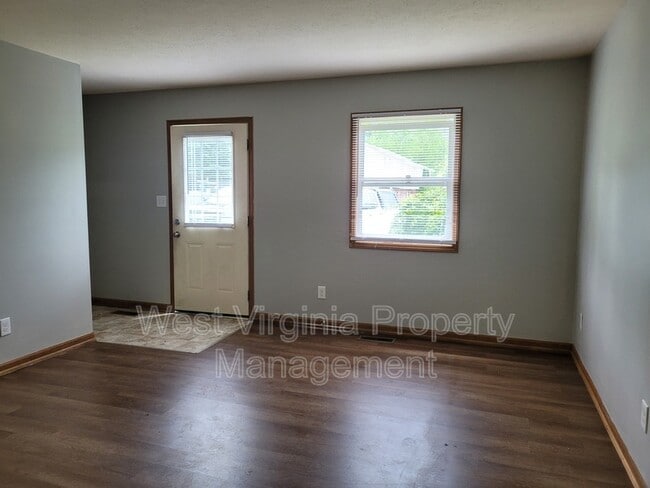 Photo - 156 Cardinal Wy