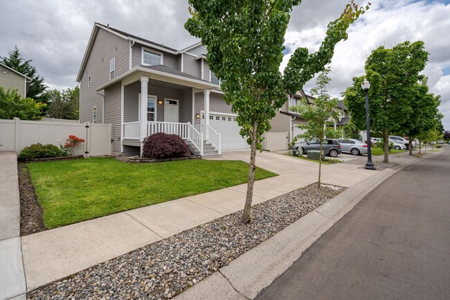 Photo - 4 Bedroom 2.5 Bath with fenced backyard wi...