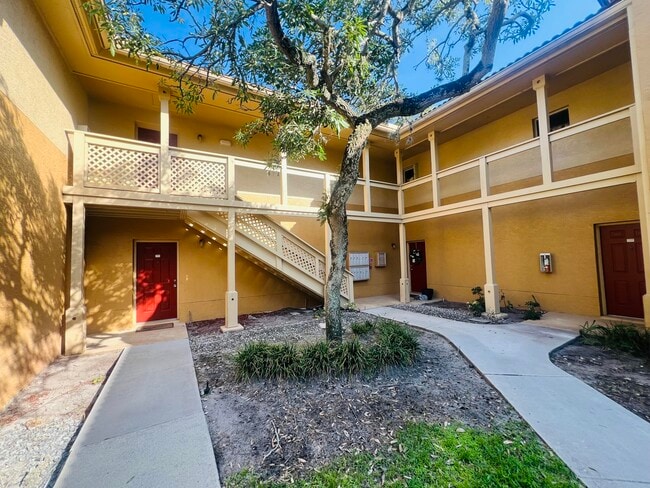 Building Photo - 4791 Via Palm Lakes Unit 1710 Rental
