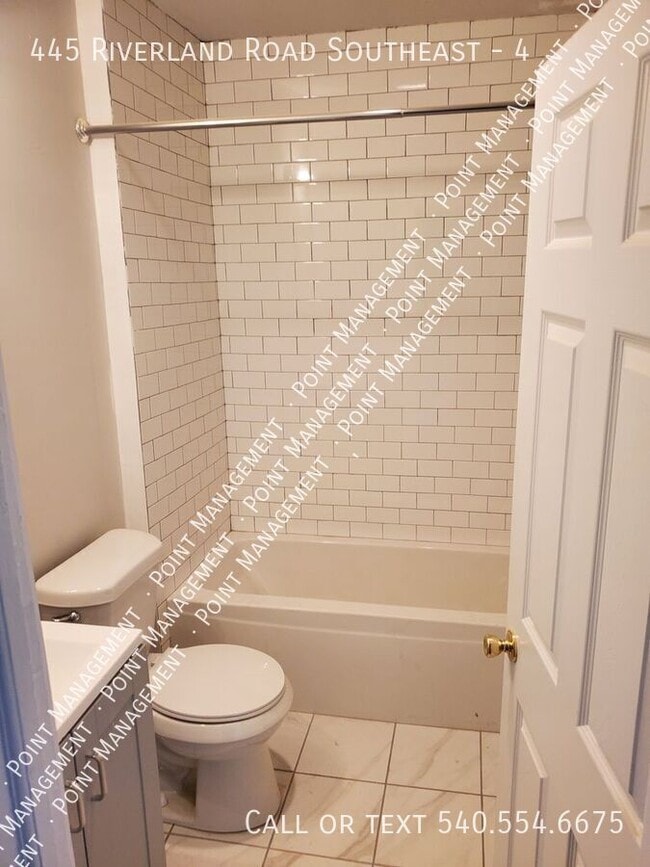 Photo - 445 Riverland Rd SE Unidad 4