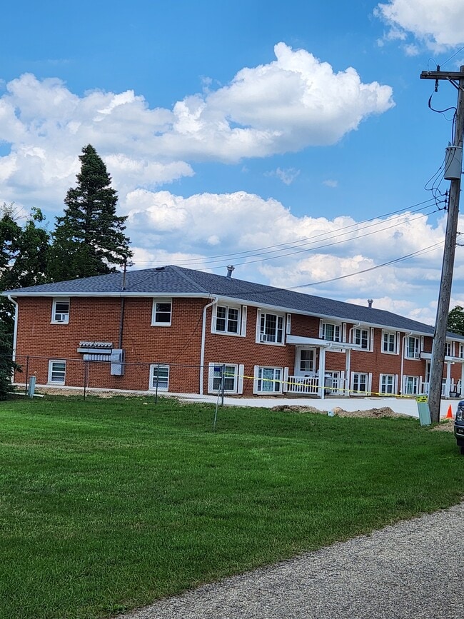 Building Photo - East Main Unit 917-8 Rental