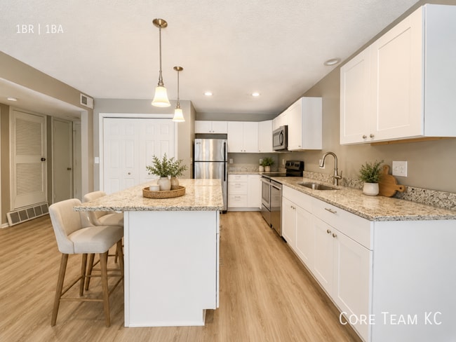 Photo - 2900 W 53rd St Unit 202