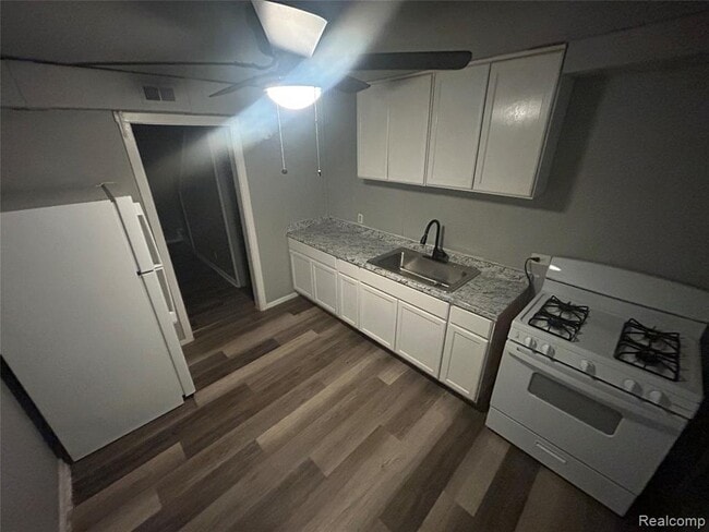 Photo - 2210 Ellsworth St