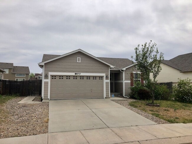 Building Photo - Charming Ranch Home with Office, A/C & Fen...