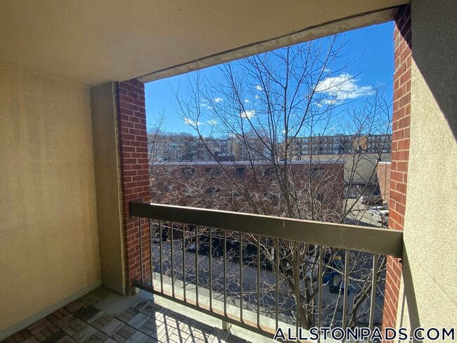 85 Brainerd Rd Unit 416