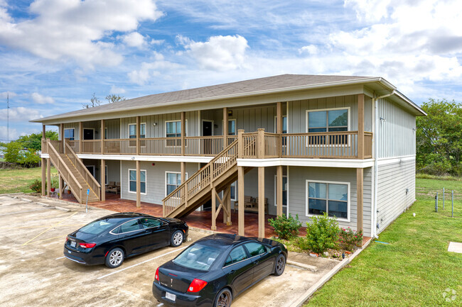 The Commons Apartments at Hickory Creek - The Commons Apartments at Hickory Creek