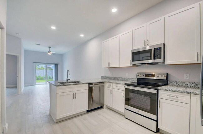 Photo - 703 Dawn Pl Apartamento Unidad C