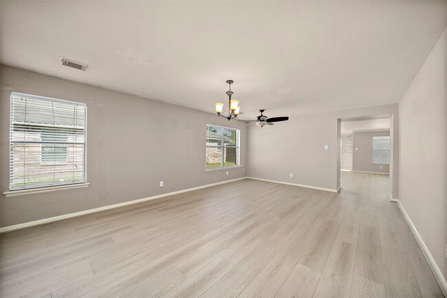 Photo - 3822 Clobourne Crossing Ln