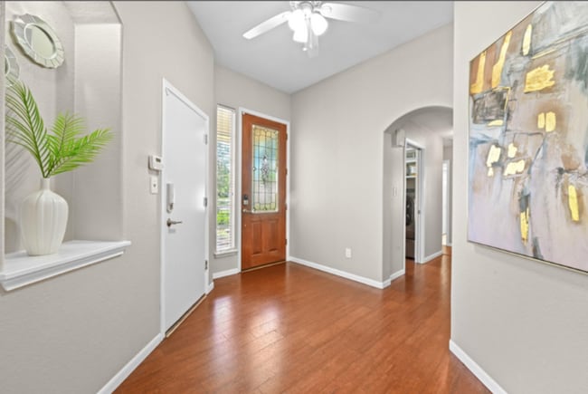 Photo - 905 Hunter's Creek Dr