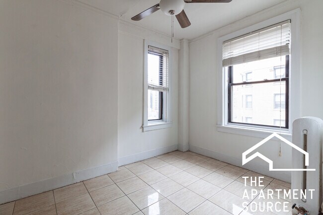 Photo - 2756 N Pine Grove Ave Unit 1008