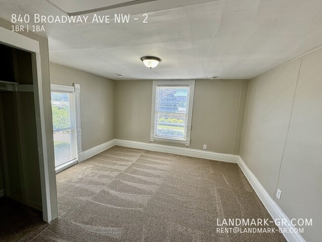 Photo - 840 Broadway Ave NW Unidad 2