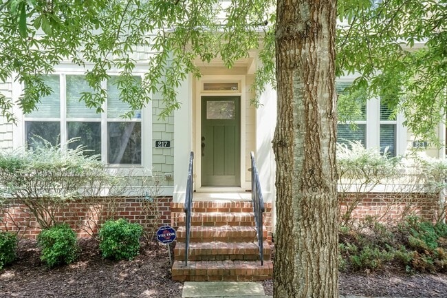 Photo - GORGEOUS Well maintained Two Bedroom Townh...