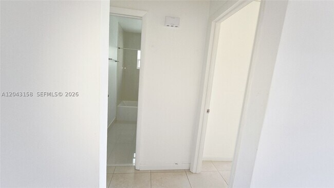 3519 SW 17th St Unit 3519