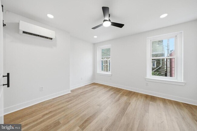 Photo - 2109 Tasker St