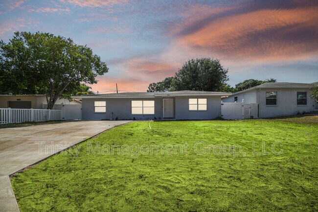 Photo - 1051 Dogwood Dr