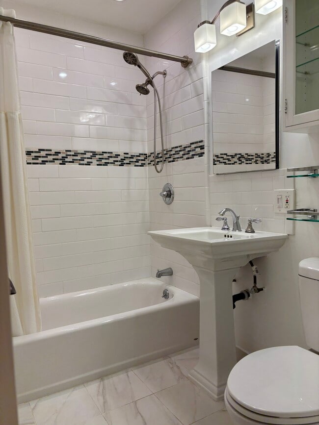 Photo - 538 Brooks Ave Unit 3