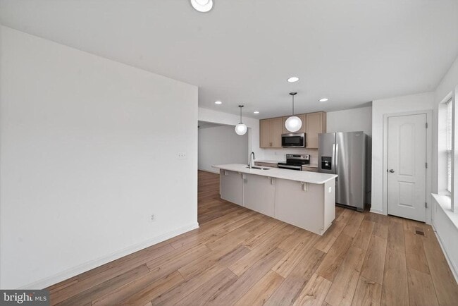 Photo - 18 Needle Ct