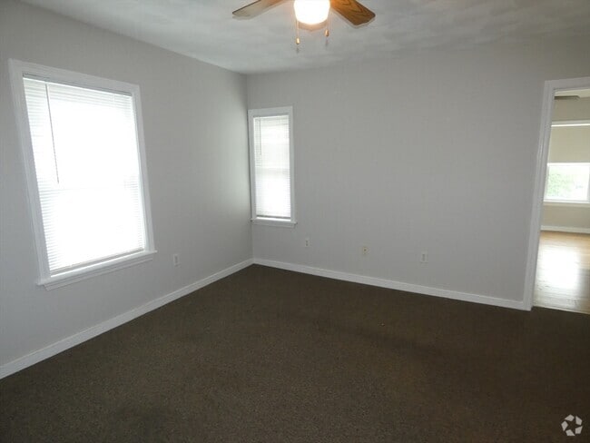Building Photo - 282 Main St Unit 2 Rental