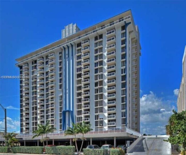 Building Photo - 1600 S Ocean Dr Unit 6K