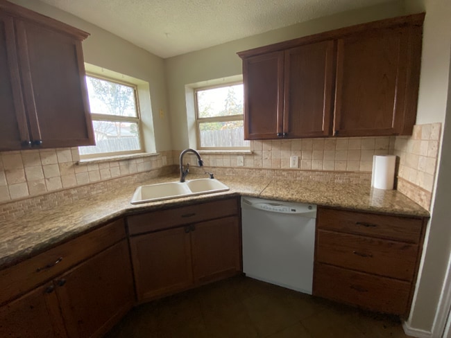 Photo - 1925 Willow Vale Dr