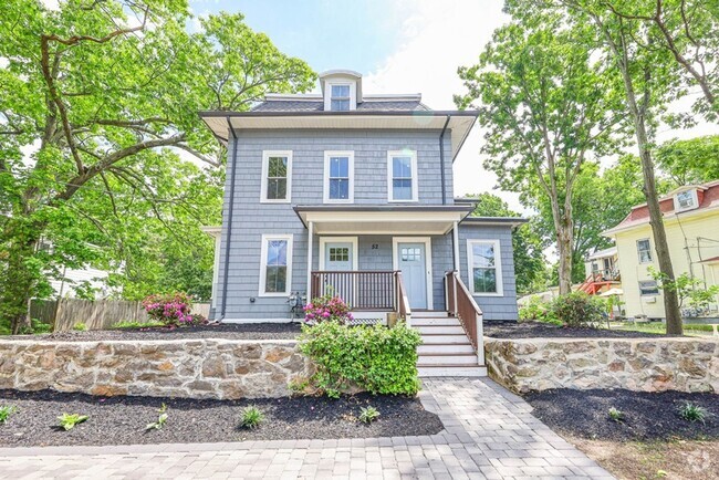 Building Photo - Modern 4bed 3 Bath with 3 parking Rental