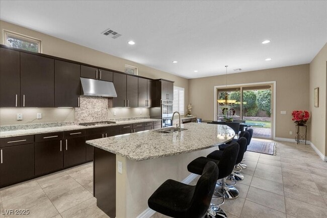 Building Photo - 11 Carolina Cherry Dr