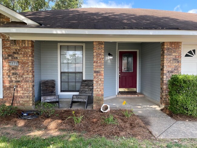 Photo - 5606 Hollyhock Ln