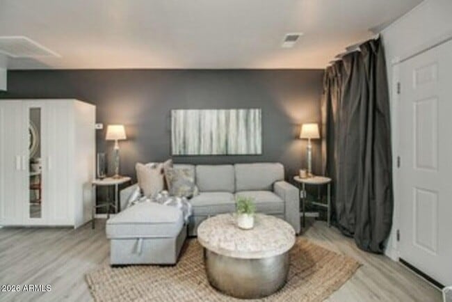 830 E Maryland Ave Unit 2