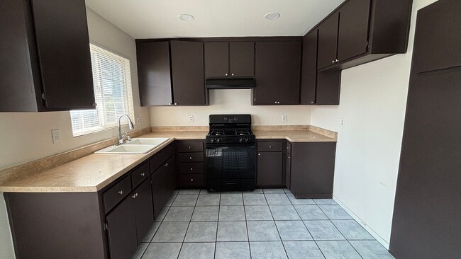 Photo - 466-70 W. 5th St Unit 468
