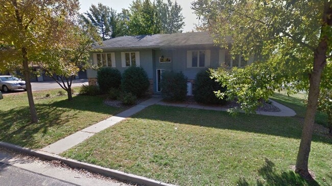 Building Photo - 657-663 Brooks Unit 663