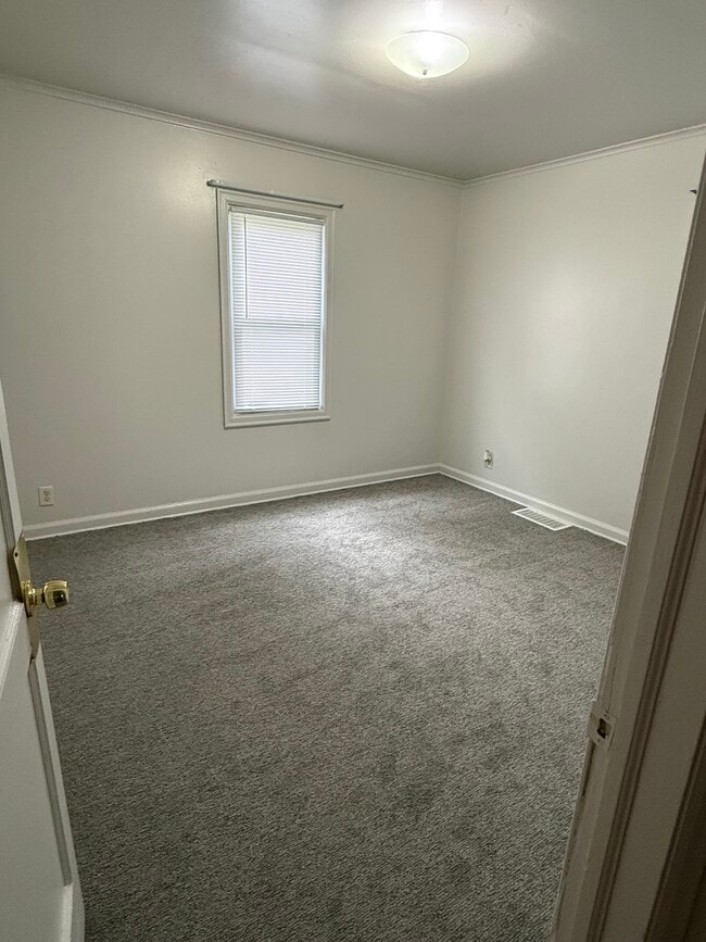 Photo - 5705 Fontenelle Blvd