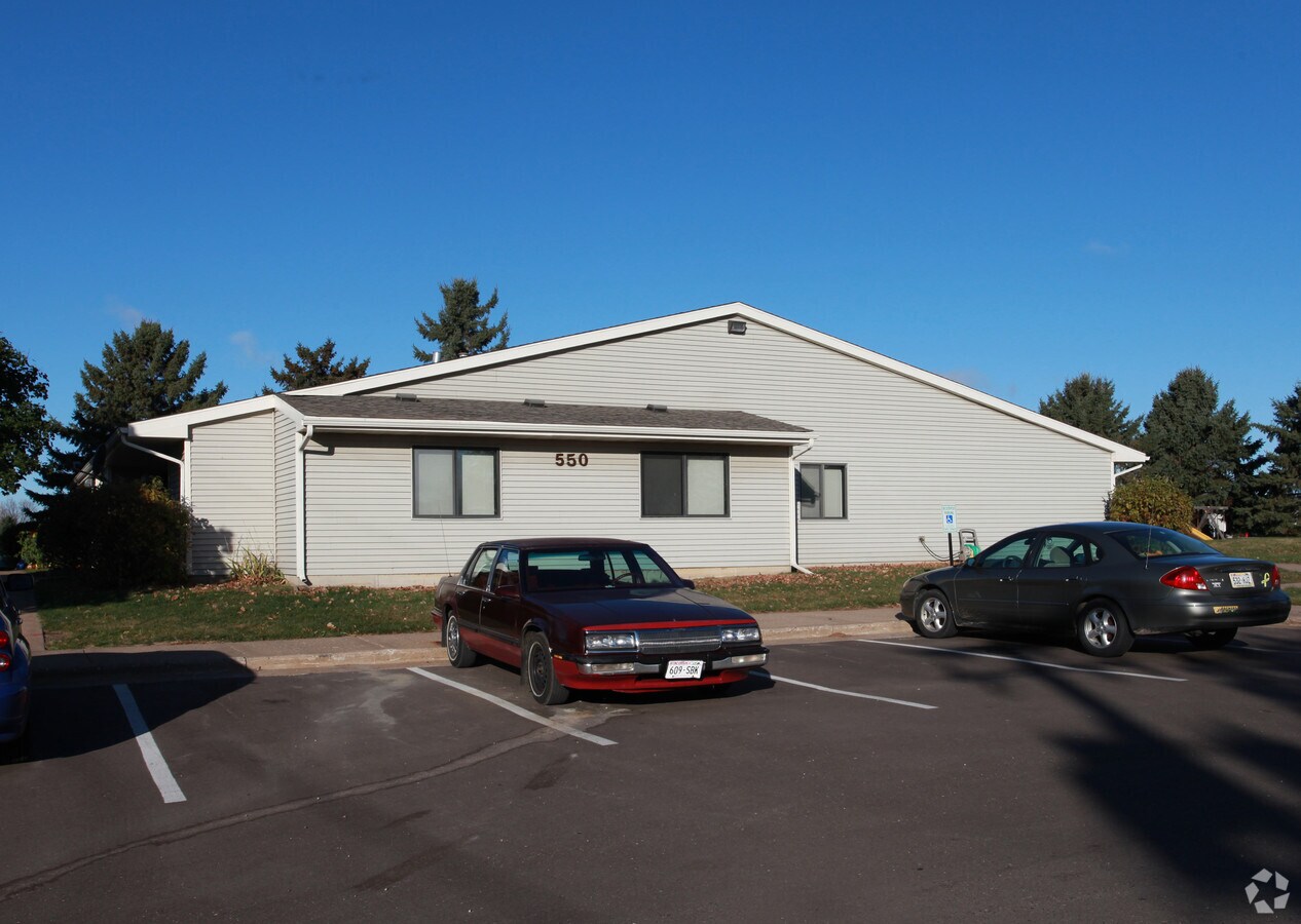Photo - Meadowcrest Apartments