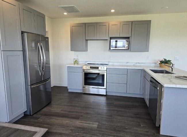 Photo - 12649 Oakglen Dr Apartments