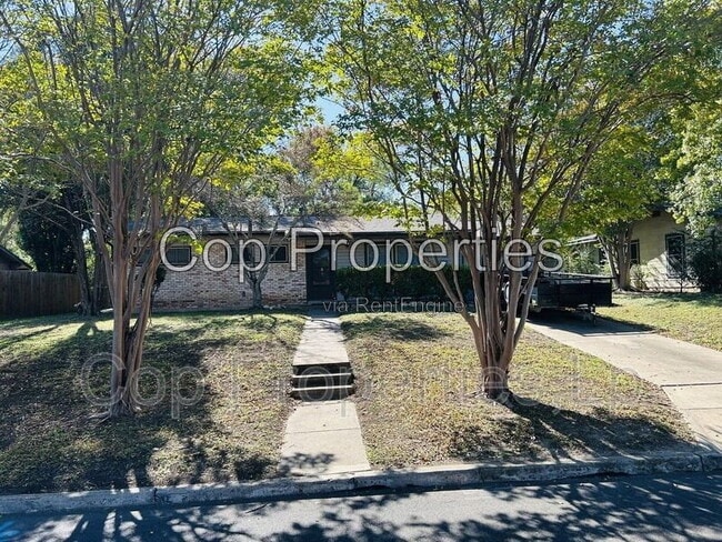Photo - 2914 Greenacres St