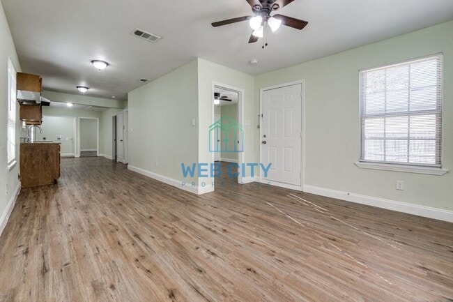 Photo - 4111 Marshall St