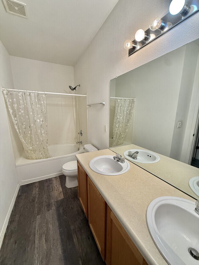 Photo - 3002 W Elizabeth St