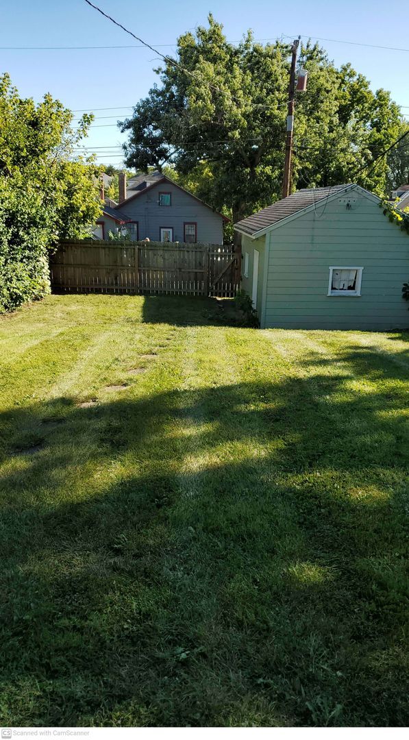 Photo - Cute home in Miamisburg center with AC! Has garage with opener- perfect for winter!