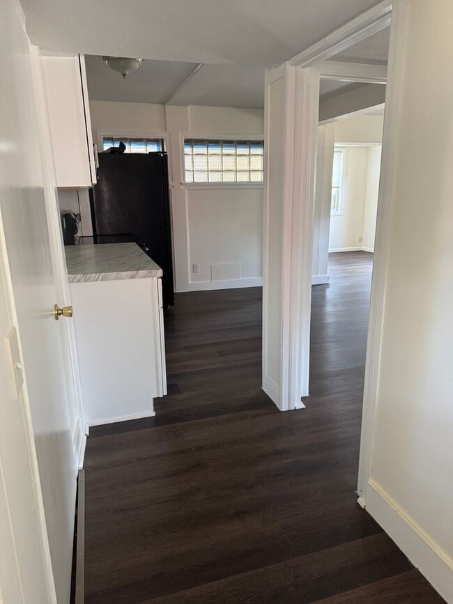 Photo - One Bedroom Lower Apartment