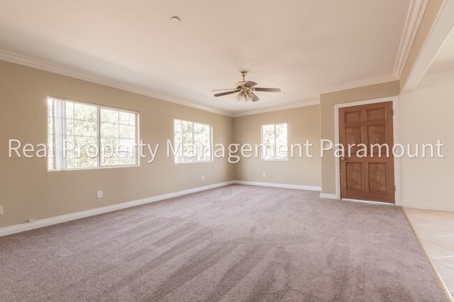 Photo - 3831 Wall St Unidad 3831