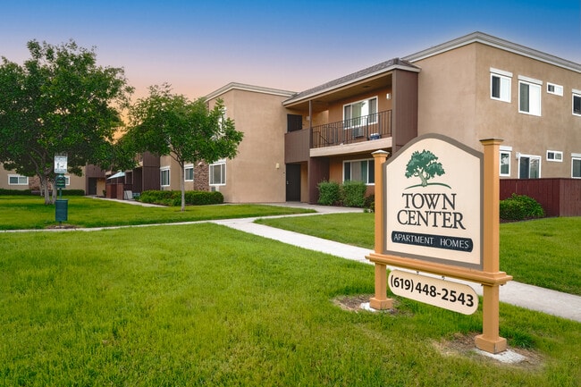 Building Photo - Town Center Apts