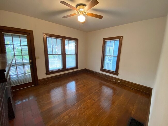 Photo - Indianola Ave 2777-2779 LAMT Unidad 2777