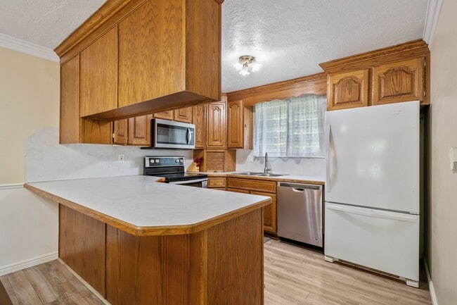 Photo - 553 N 200 W