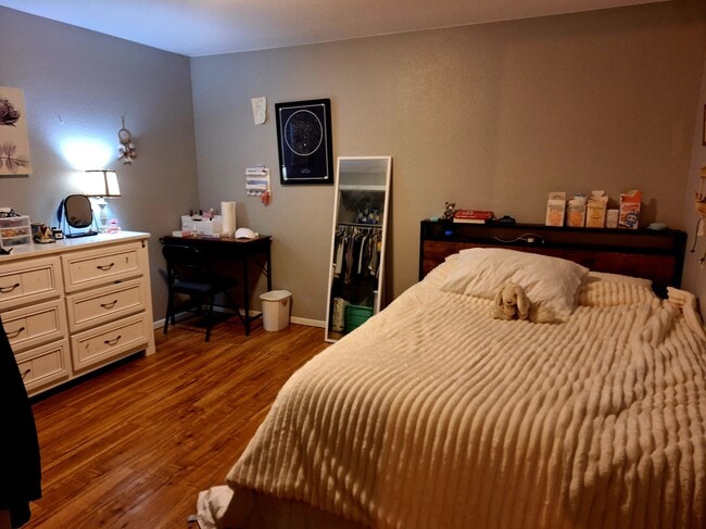 Photo - 1917 Oakwood Dr