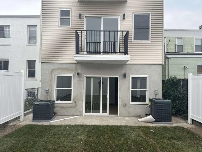 Photo - 338 Sip Ave Unit 2