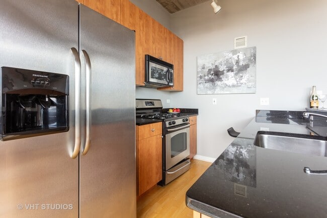 Photo - 1550 S Blue Island Ave Unit 815